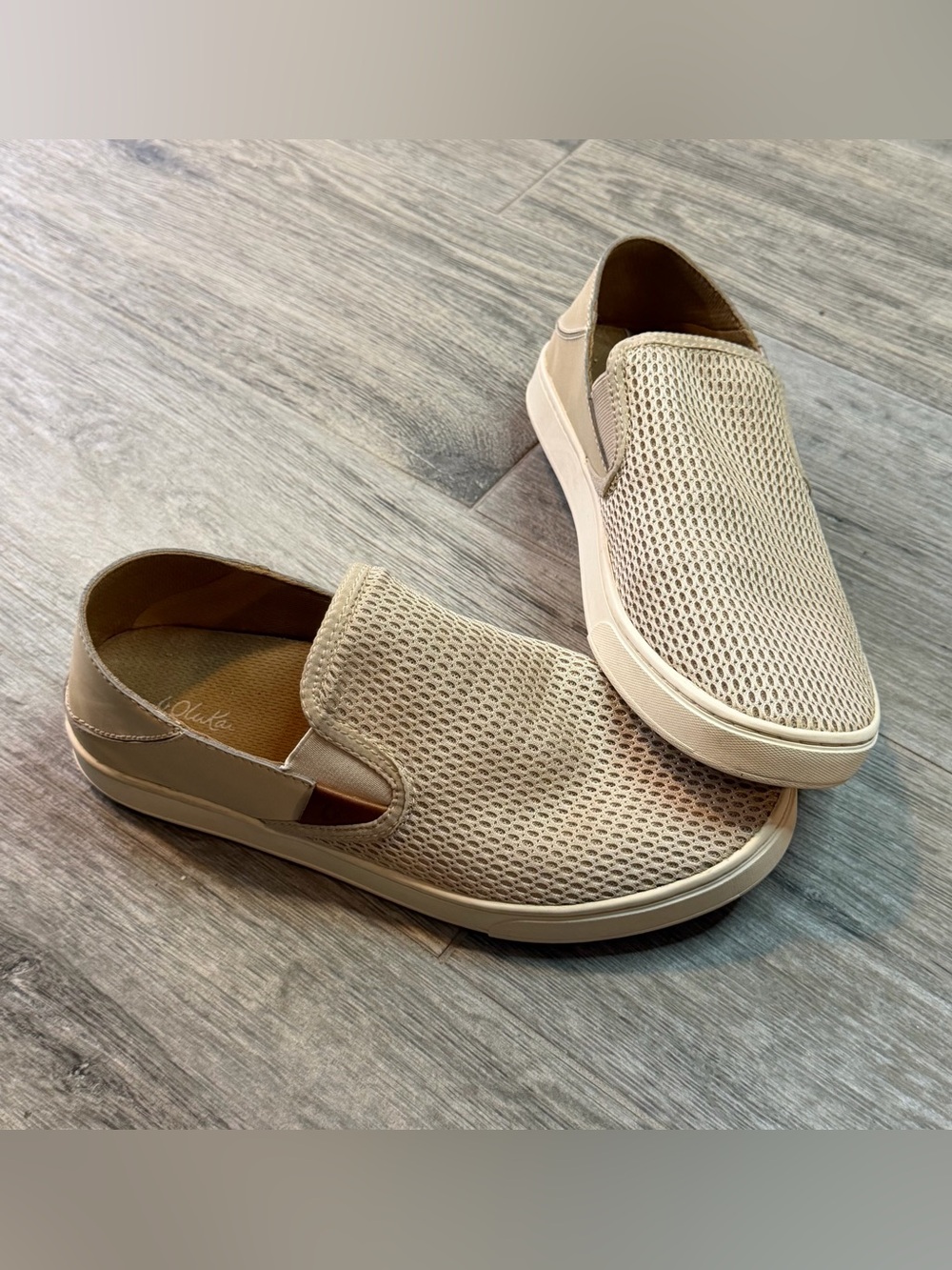 OluKai Pehuea Women's White Mesh Round Toe Slip-On Flat Shoes US 10 EU 40